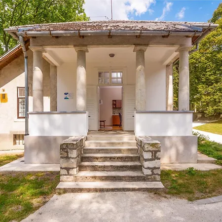 Füzérradványi Kastély üdülőház, Károlyi-kastély Füzérradvány